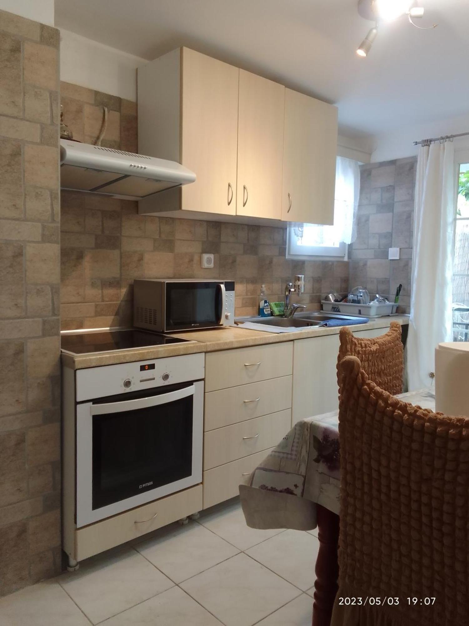 شقة Antonia Family House Near Airport Pórto Ráfti الغرفة الصورة